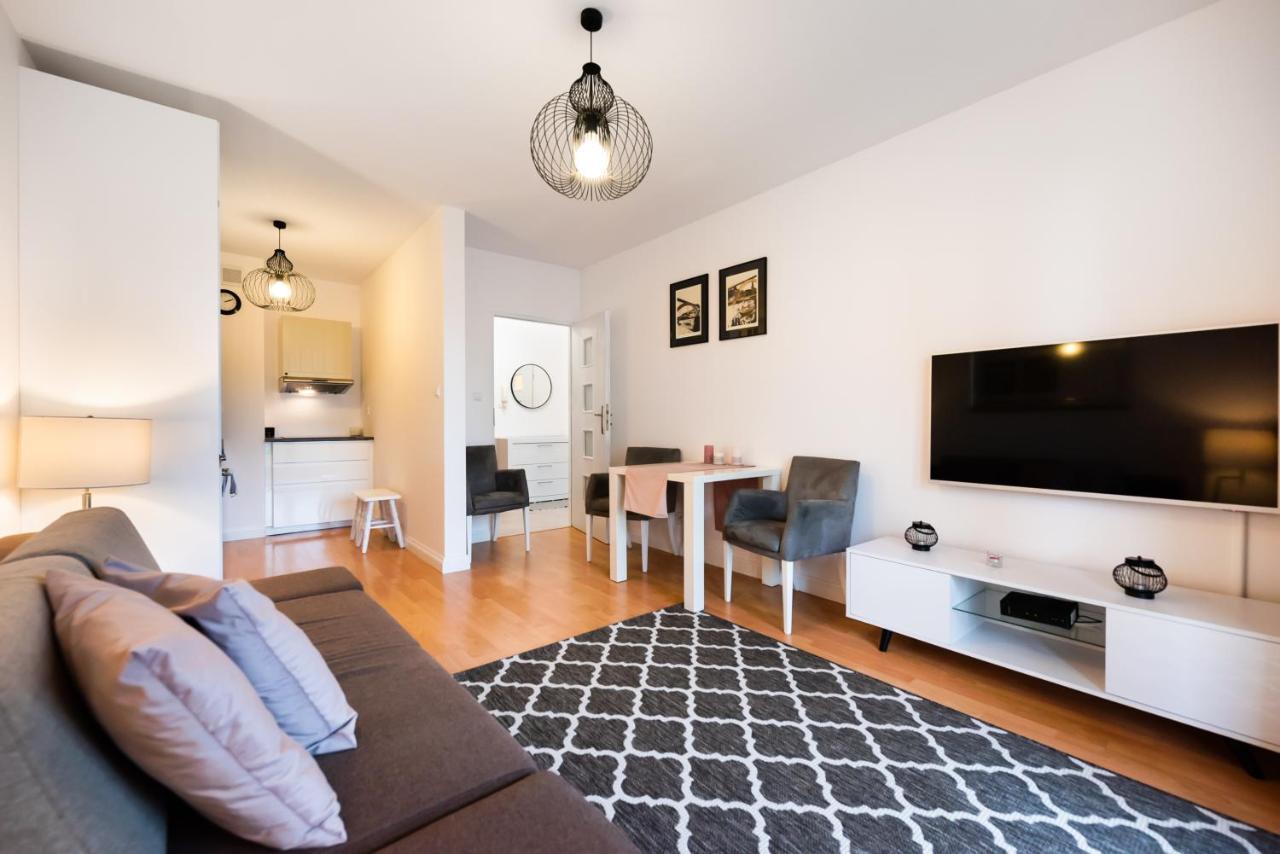 Metro Kondratowicza Velvet Apartment Warsawa Bagian luar foto